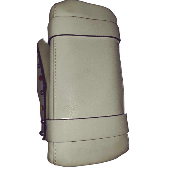 Gianni Bini White Handbag with Clear Acrylic Handle - Picture 3 of 7